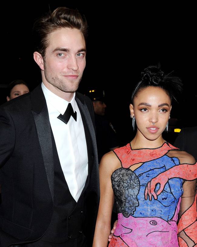 Возлюбленная Роберта Паттинсона опровергла информацию о свадьбе с актером